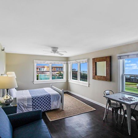 Clegg'S Hotel Ocean Beach Bagian luar foto