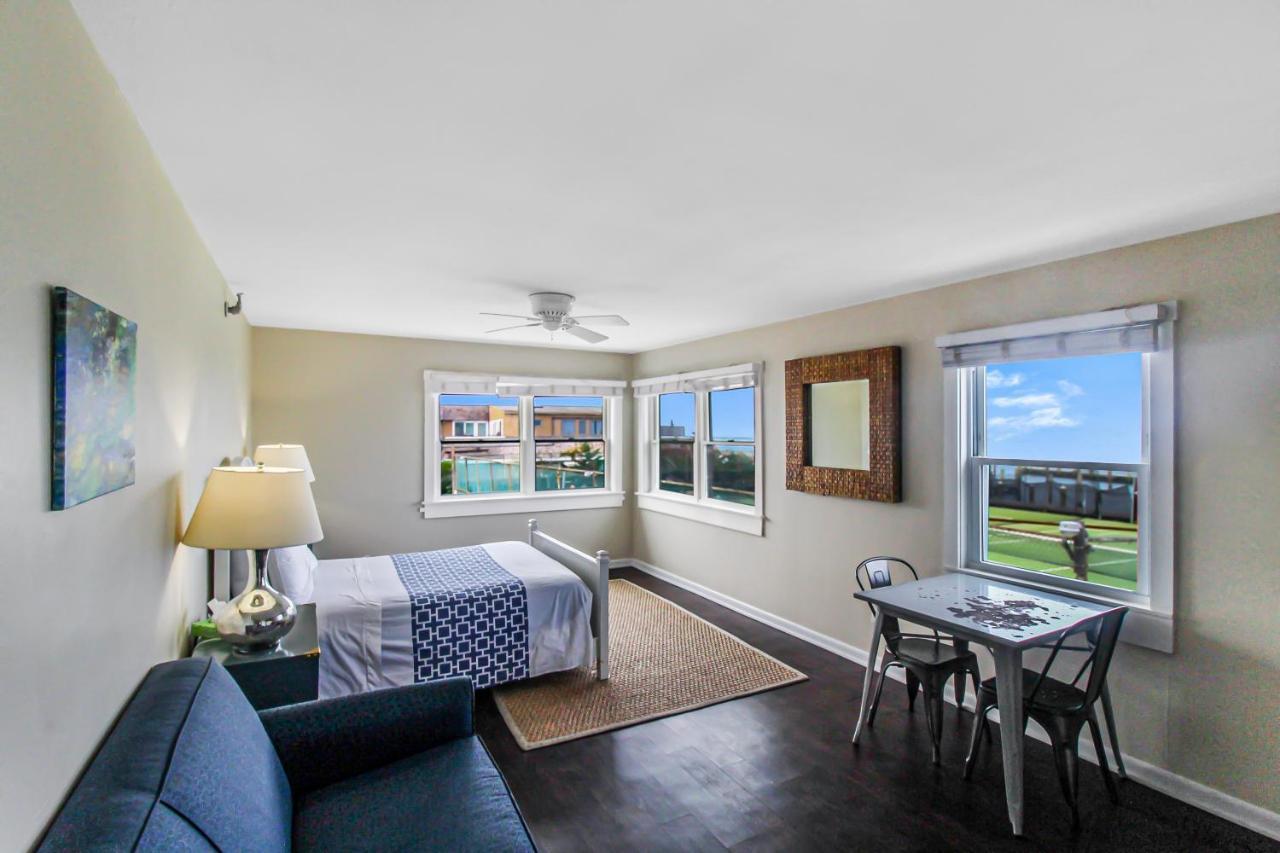 Clegg'S Hotel Ocean Beach Bagian luar foto